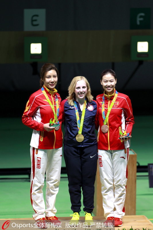 巴西当地时间8月6日上午，里约奥运会女子10米气步枪决赛决出了本届奥运会的首枚金牌，美国选手思拉舍以208环的总成绩夺冠，并打破奥运会纪录。中国选手杜丽以总成绩207环摘得银牌，易思玲在倒数第二轮过后被淘汰，获得铜牌。