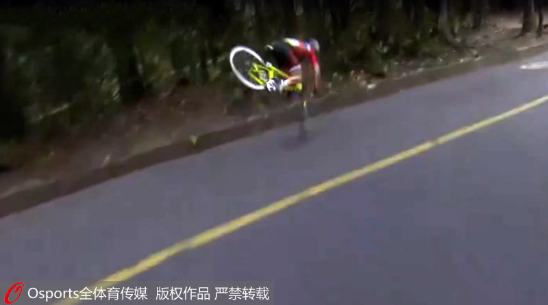 范弗勒騰的自行車前輪疑似抱死或者打滑