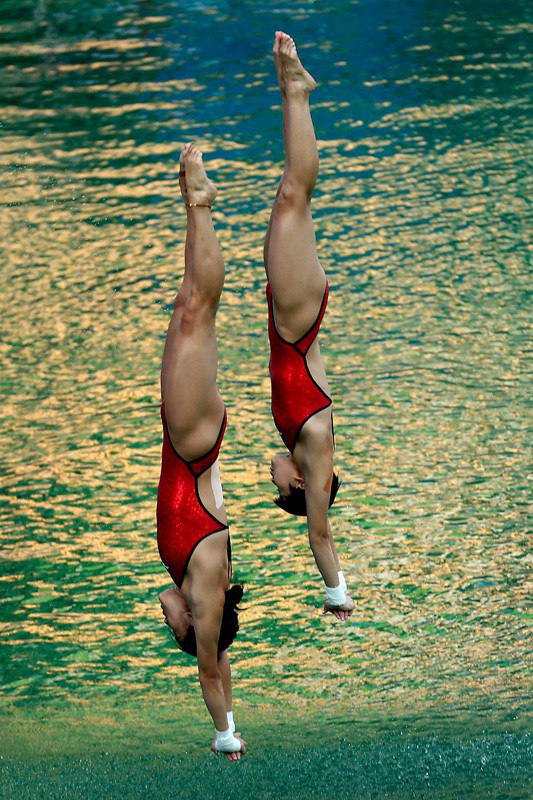 巴西當地時間8月9日16時，2016裡約奧運會跳水女子雙人十米台決賽舉行，中國組合陳若琳/劉蕙瑕以354.00分奪冠。新華社記者曹燦攝