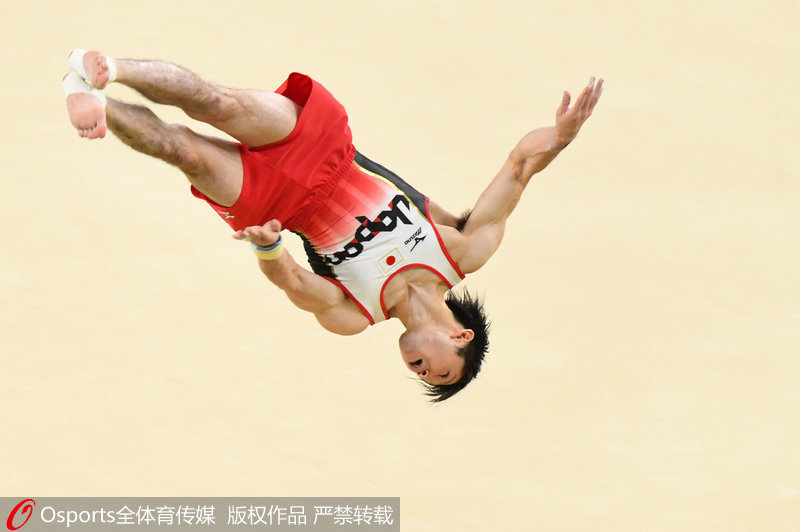 日本名將內村航平在自由體操比賽中