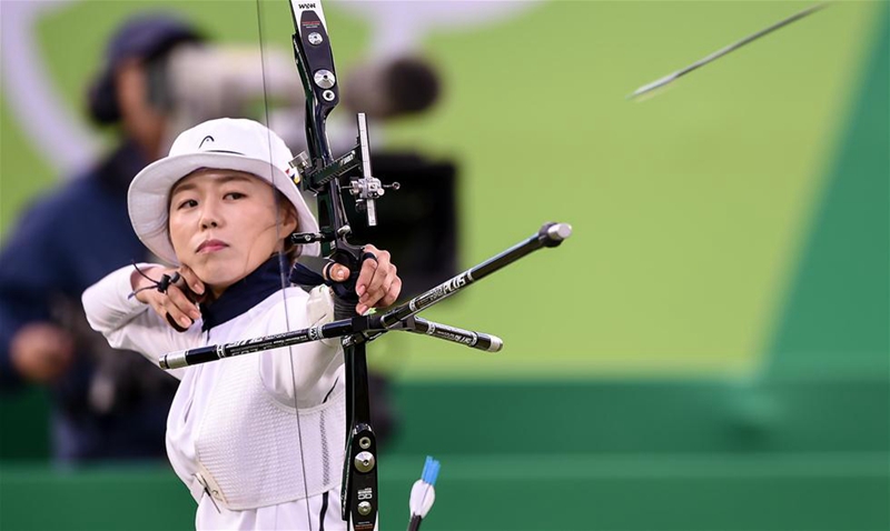 巴西當地時間8月11日下午，在2016年裡約奧運會射箭女子個人賽決賽中，韓國選手張惠珍以總比分6比2的成績戰勝德國選手翁魯，奪得金牌。 新華社記者王昊飛攝