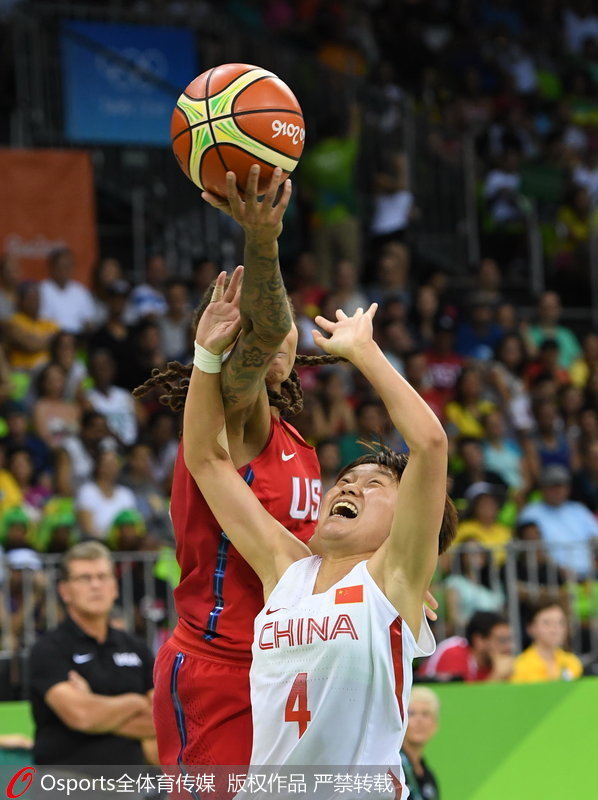 巴西當地時間8月14日，在2016年裡約奧運會女籃預賽中，中國隊62-105不敵美國隊。