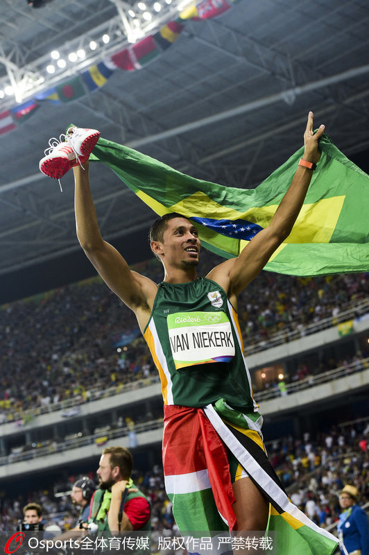 巴西當地時間8月14日晚上，在男子400米決賽中，南非選手范尼凱克以43秒03的成績奪冠，並且刷新了美國傳奇約翰遜保持的43秒18的世界紀錄。格林納達小將詹姆斯以43秒76獲得亞軍，美國選手梅裡特以43秒85位列第三。