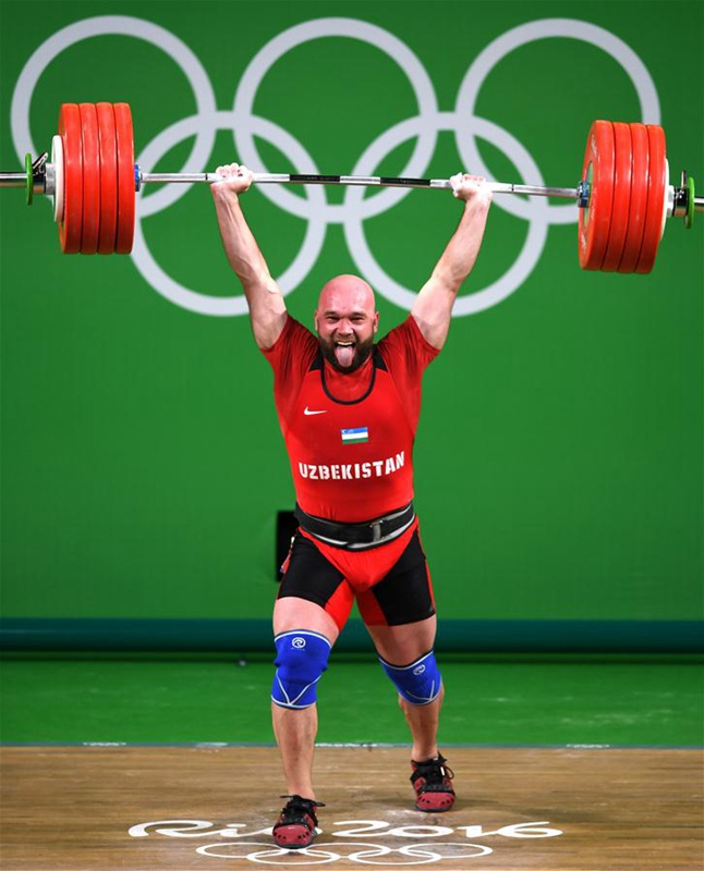 巴西當地時間8月15日晚上，在2016年裡約奧運會舉重男子105公斤級比賽中，烏茲別克斯坦選手努魯季諾夫以431公斤的總成績獲得冠軍。 新華社記者程敏攝