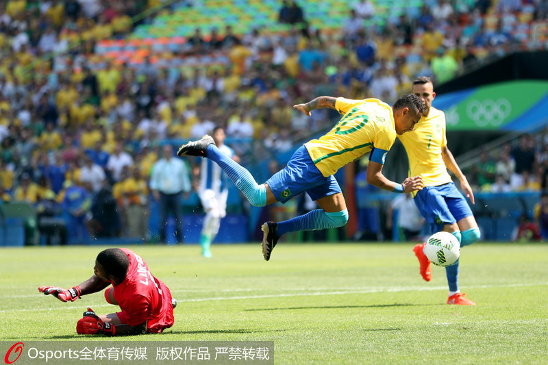 巴西當地時間8月17日下午，在2016年裡約奧運會男子足球半決賽中，東道主巴西對陣洪都拉斯。比賽剛開場15秒，內馬爾就利用對方后衛失誤打進一球，隨后熱蘇斯接盧安和內馬爾的助攻梅開二度。下半場比賽，馬爾基尼奧斯利用角球機會破門，盧安接安德森傳球將球打進空門，終場前內馬爾主罰點球破門。最終，巴西國奧6-0洪都拉斯國奧，晉級決賽。