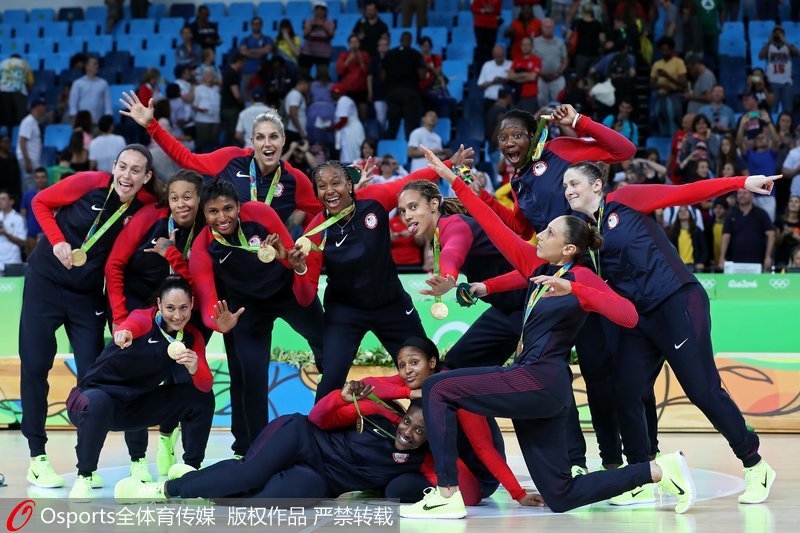 巴西當地時間8月20日下午，在2016年裡約奧運會女籃決賽中，美國101：72勝西班牙，實現奧運六連冠。