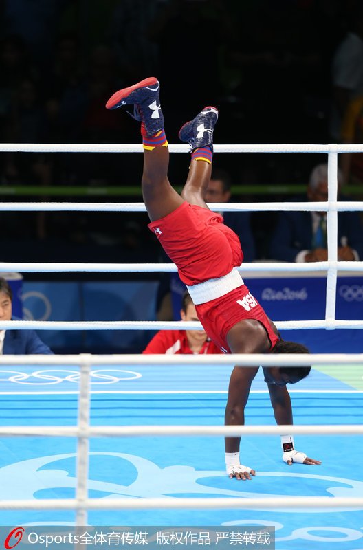 巴西当地时间8月21日下午，在2016年里约奥运会拳击女子69-75公斤级决赛中，美国选手希尔兹击败荷兰选手芳汀，夺得金牌。