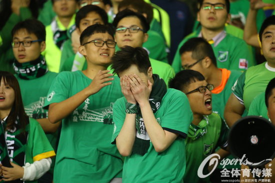 杭州綠城降級，球迷掩面而泣