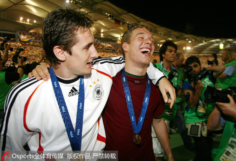 2006年世界杯，德國擊敗葡萄牙獲得季軍，克洛澤賽后慶祝