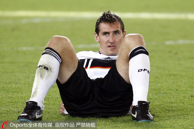 2008年歐洲杯決賽，德國0-1不敵西班牙，克洛澤失望不已