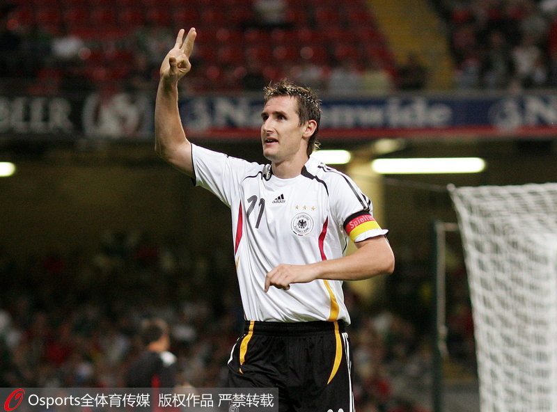 2008年歐洲杯預選賽，德國2-0戰勝威爾士，克洛澤梅開二度