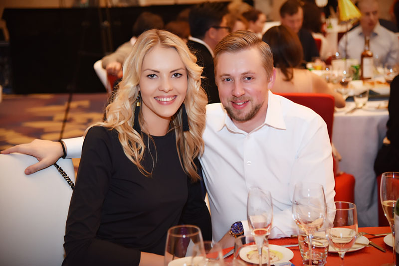 俱樂部第一體育副總監Raitis（拉脫維亞籍）與未婚妻
