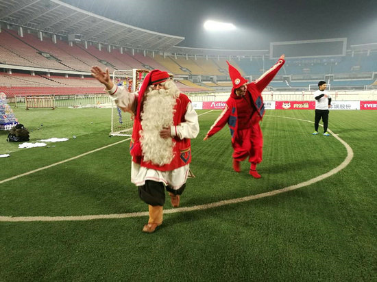 圣诞欢乐足球赛亮相北京工体