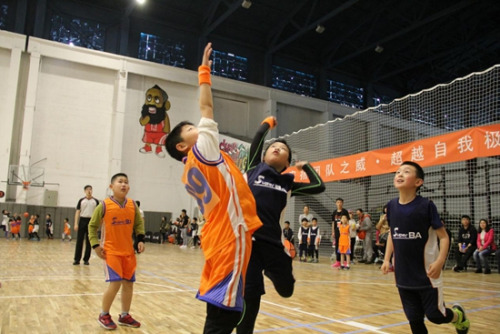 宏超籃球聯賽華北站開賽 小選手：雖然累但很開心