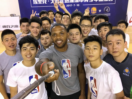 NBA中国赛系列活动 联盟最佳第六人空降龙岗