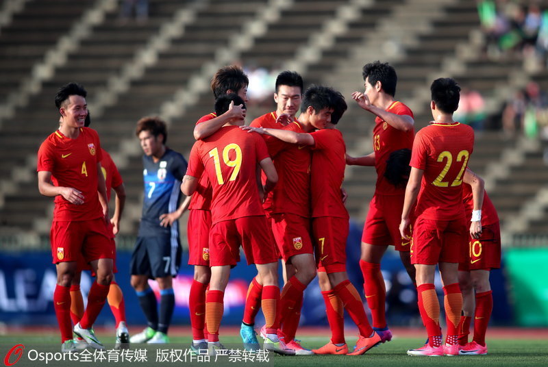 全場比賽結束，中國國奧隊慶祝球隊勝利