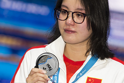 世錦賽女子50米仰泳決賽 傅園慧摘銀 
北京時間7月28日凌晨，在布達佩斯舉行的游泳世錦賽結束了女子50米仰泳決賽的爭奪，傅園慧以27秒15的成績獲得亞軍。 