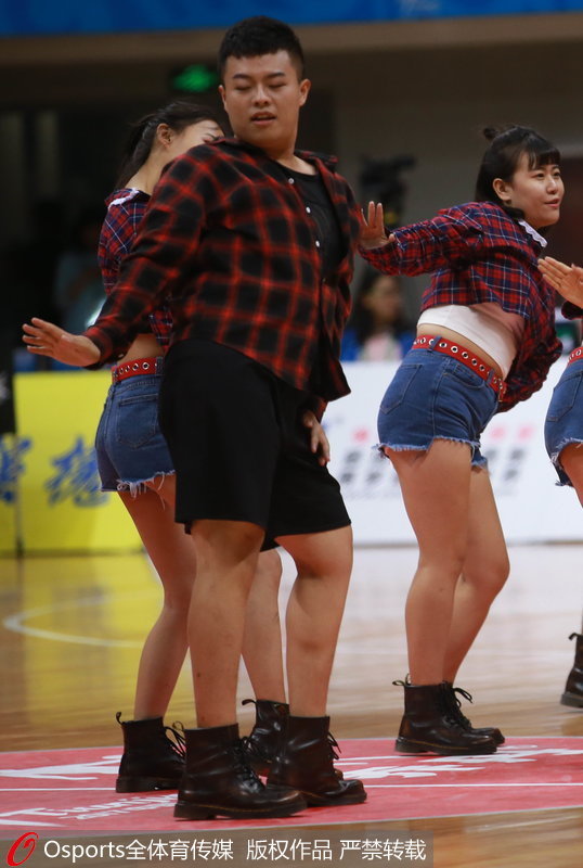 組圖：全運會U18男籃決賽 廣東vs山東 啦啦隊熱舞助陣【2】