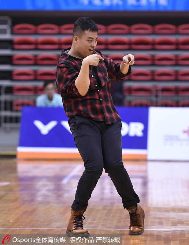 組圖：全運會男子籃球成年組小組賽 啦啦隊爵士舞熱舞演出【3】