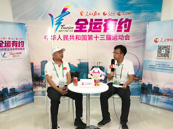 乔丹体育副总经理黄涛（左）做客人民体育《全运有约》视频访谈节目
