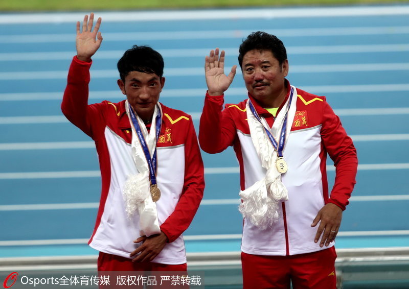 組圖：全運會男子10000米決賽 西藏選手多布杰奪冠