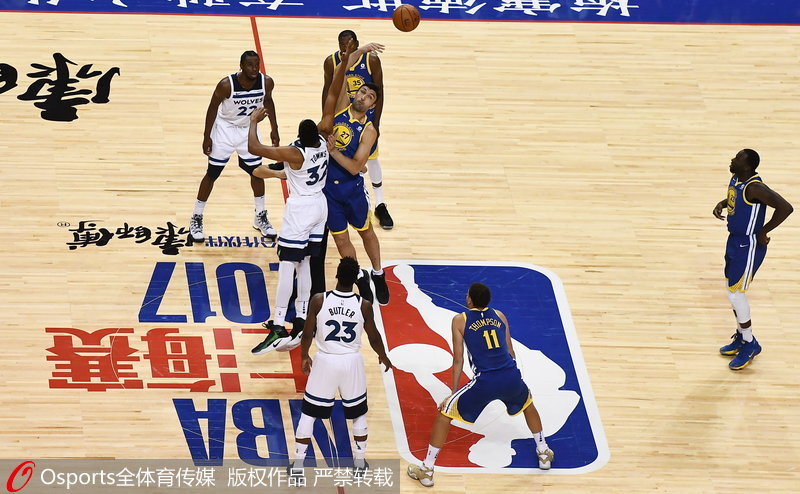 高清:NBA中国赛上海站 库里三节40分勇士力擒