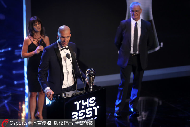 皇馬主帥齊達內首次榮膺年度最佳男足主教練