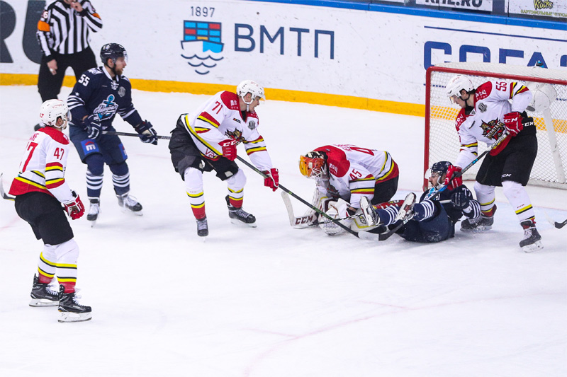 KHL±˽Ѿ غ2-4кϽ5