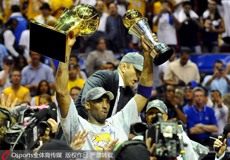  2009年6月14日，湖人隊總比分4：1擊敗奧蘭多魔術隊，獲得NBA總冠軍，科比奪得總決賽MVP。