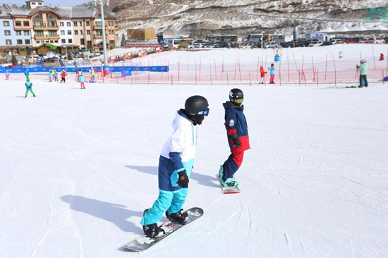 魔法滑雪学院为2022年冬奥会三亿人上冰雪贡