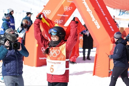 刘佳宇实现单板滑雪奖牌历史零的突破

2月13日，中国单板滑雪第一人、三届冬奥会选手刘佳宇在女子单板滑雪U型场地决赛中，以89.75的高分，夺得了该项目的银牌。【详细】 