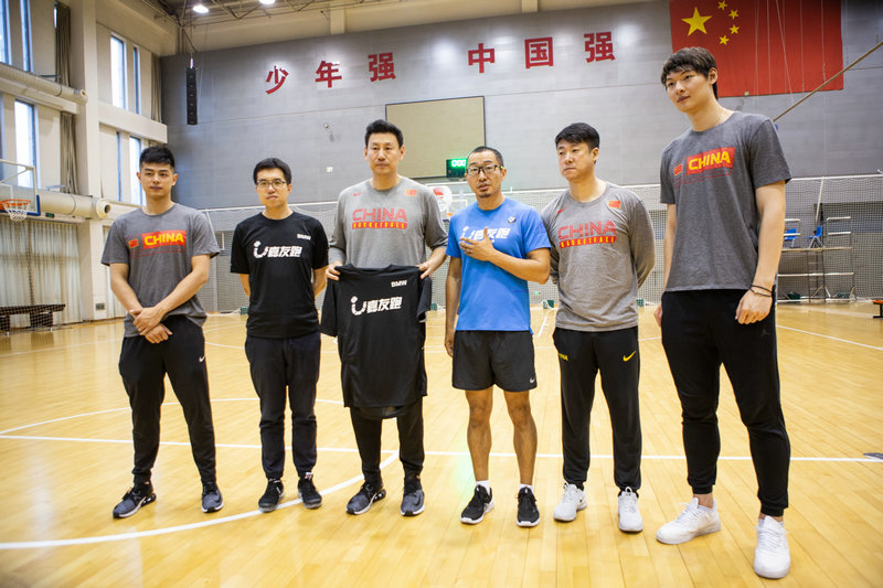“京城跑”跑進北京體育大學 與國家男籃紅隊分享跑步體驗