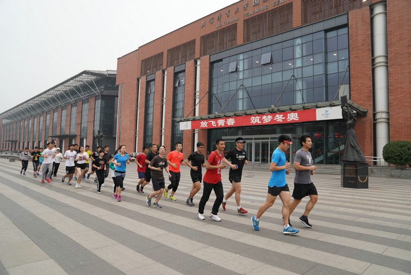 “京城跑”跑進北京體育大學 與國家男籃紅隊分享跑步體驗【3】