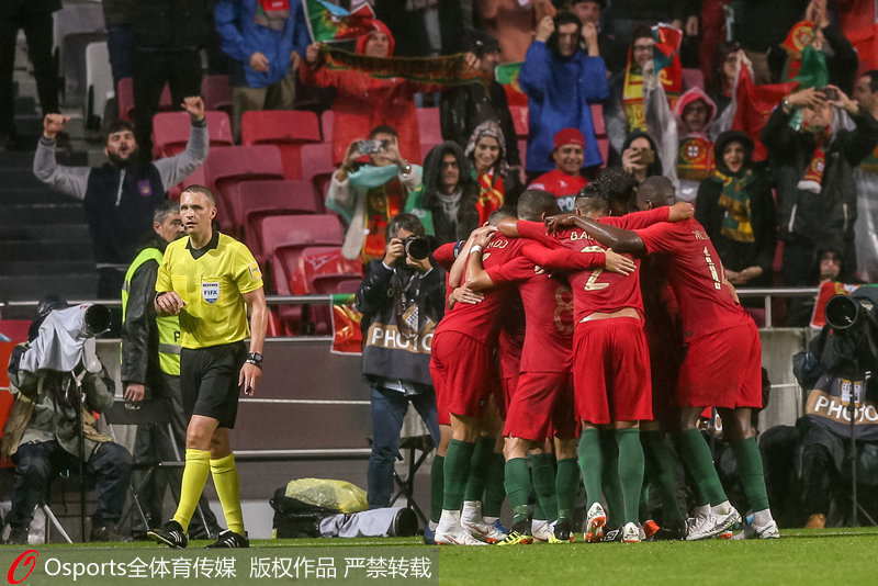 葡萄牙隊慶祝進球