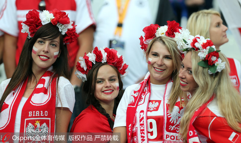 波蘭美女球迷大合照