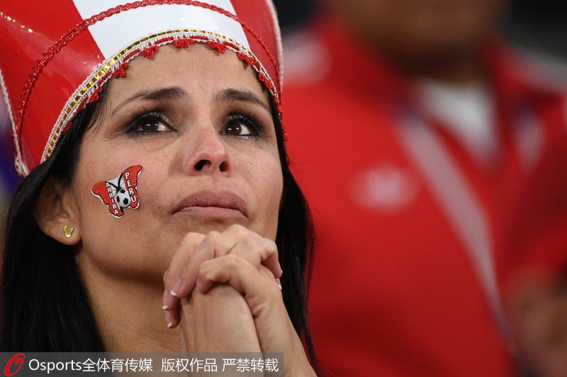 2018年6月21日，秘魯0-1不敵法國，球迷悲傷失意。