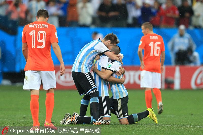 2014年巴西世界杯半決賽：荷蘭2：4（點球2：4）負阿根廷。