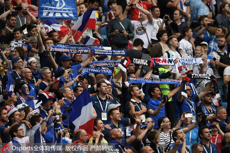 高清：法國2-0勝烏拉圭晉級四強 球迷歡慶勝利