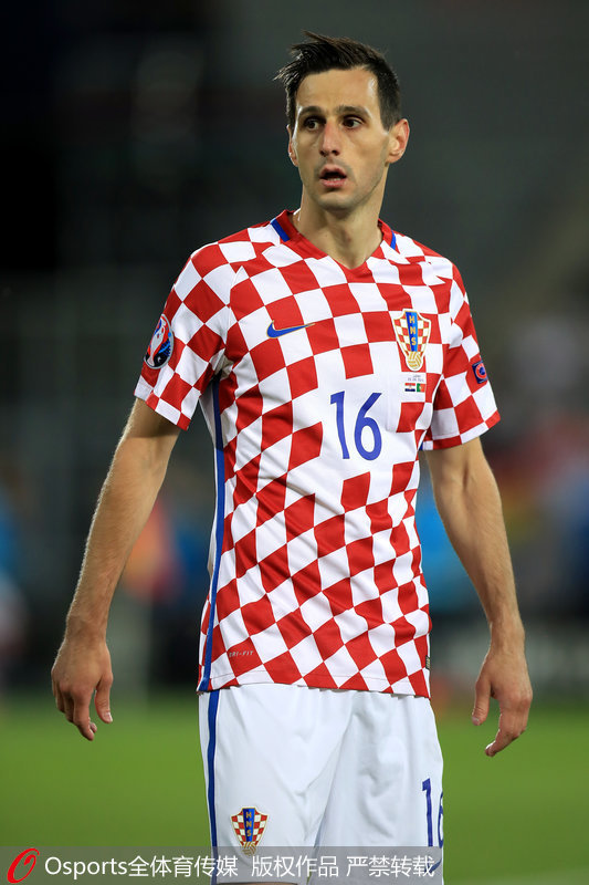 狀況1、卡利尼奇  克羅地亞足協宣布米蘭前鋒N-卡利尼奇被開除出國家隊，原因是其多次拒絕替補出場。