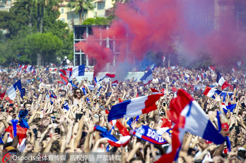 法國尼斯球迷聚眾慶祝奪冠