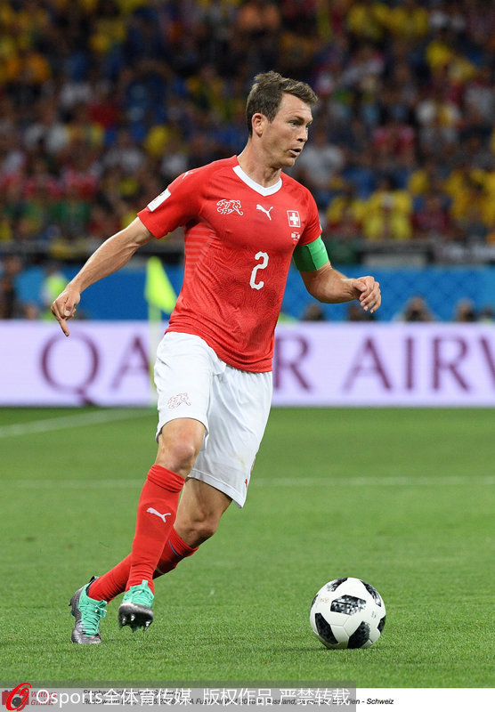 瑞士邊后衛利希施泰納（34歲）：奪得7次意甲冠軍，如今轉會去了阿森納的“師太”已經為瑞士隊出征3屆世界杯。