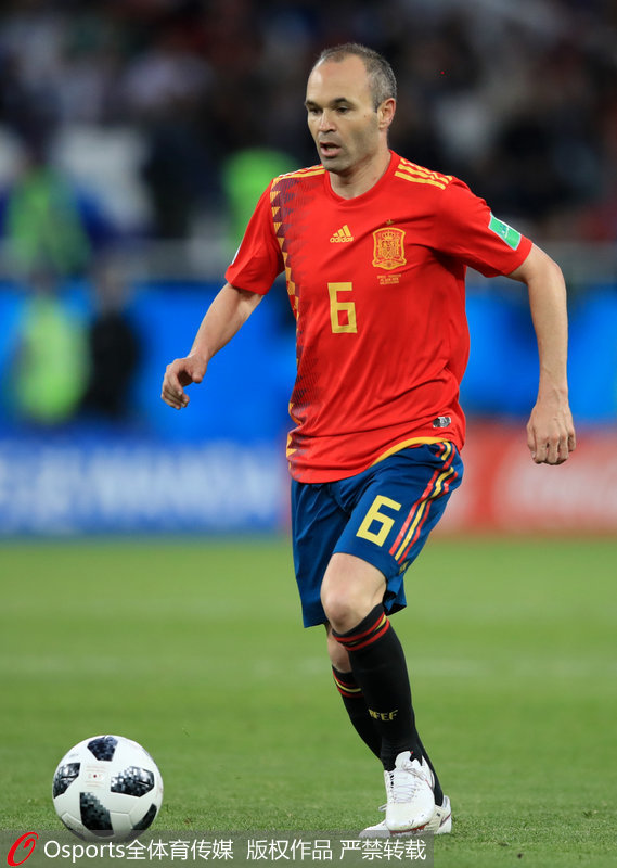 西班牙中場伊涅斯塔（34歲）：已經決定去日本踢球的伊涅斯塔在世界杯后宣布退出西班牙國家隊。