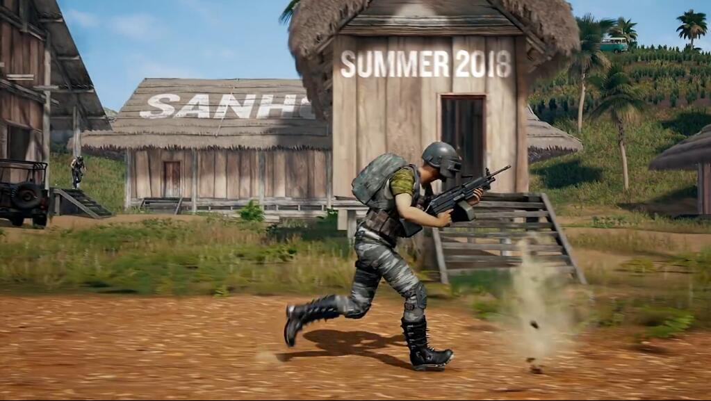 在2018年的E3展会上,微软宣布为XboxOne版PUBG推出了战争模式和第三张地图海岛Sanhok。Sanhok将于6月22日正式更新至PC端正式服,并且将于2018年夏末更新到Xbox端。第四张以雪地为主题的地图目前尚处于开发的初级阶段,预期在今年冬天能于PC端和xbox端公开。 此外,这次E3展会上还公布了新装备防爆盾。 盾牌(Ballistic Shield)是当你暴露在野外时可选择的新型掩体道具。新道具盾牌可与辅助武器、冲锋枪、近战武器和投掷武器同时使用。盾牌会占据主武器的位置,并