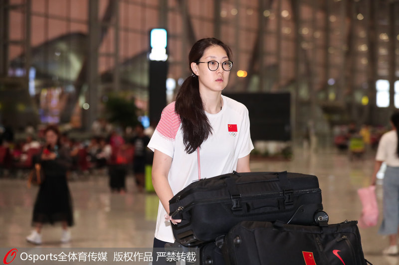 組圖：中國女籃出征亞運會 眾人機場大合影【3】
