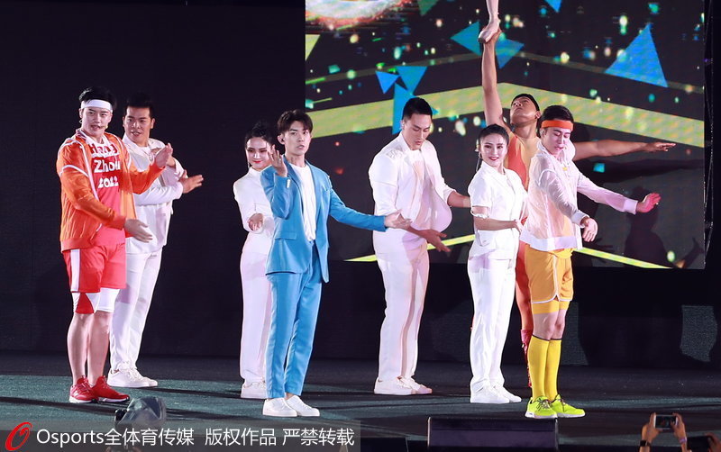 现代杭州・易烊千玺歌舞表演