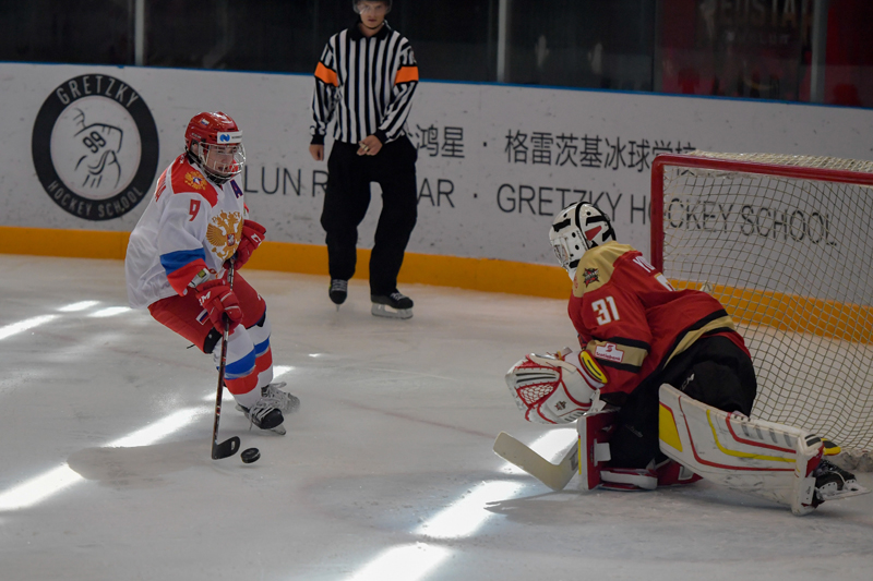 中俄冰球友誼賽華裔小將首開紀錄 萬科陽光2-1勝俄羅斯隊