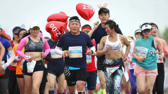 2019“丽人18”乳山女子半程马拉松圆满举行