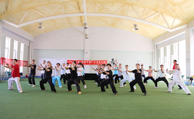 7月29日，公益大行動形象大使楊合發走進內蒙古錫林郭勒盟面向太極拳愛好者開展公益教學課程。