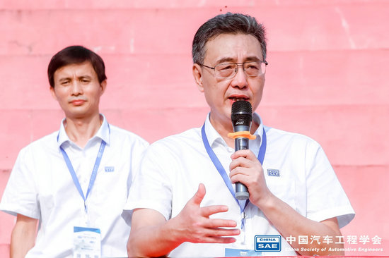 中國汽車工程學會副秘書長、巴哈大賽組委會主任閆建來致辭