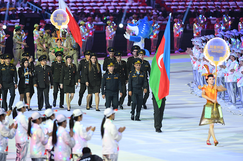 阿塞拜疆代表團在開幕式上入場